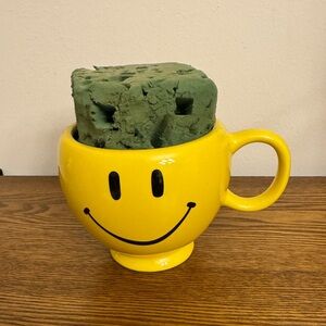 Vintage Teleflora Ceramic Yellow Smiley Happy Face Mug 20 Oz GUC